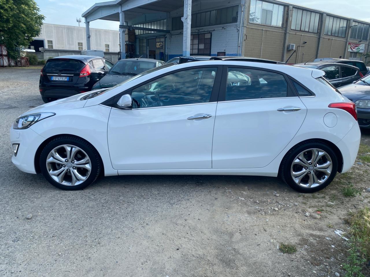Hyundai i30 1.6 CRDi 128 CV 5p. Style+ A/T