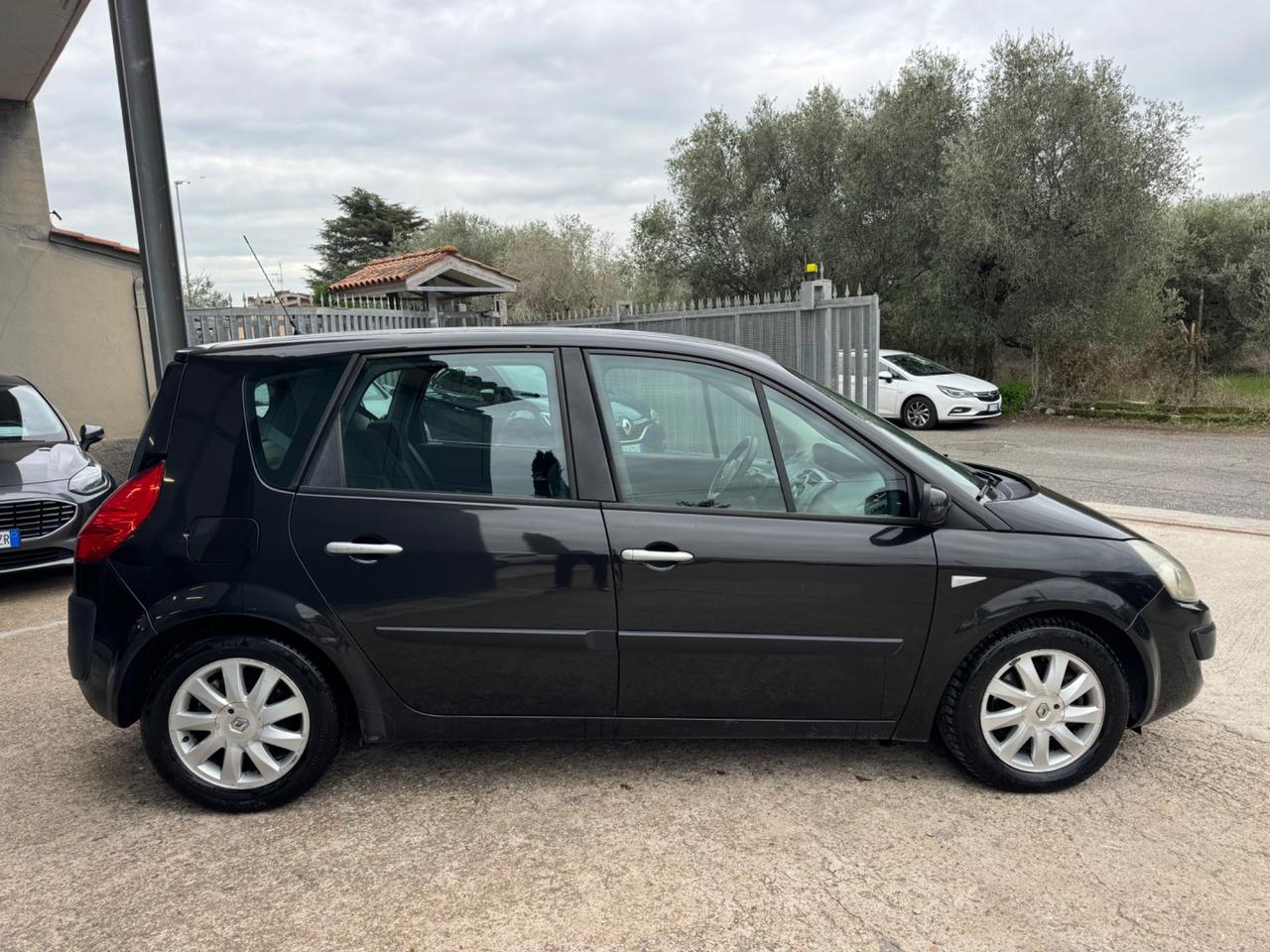 Renault Scenic 1.9 dCi 130CV Dynamique