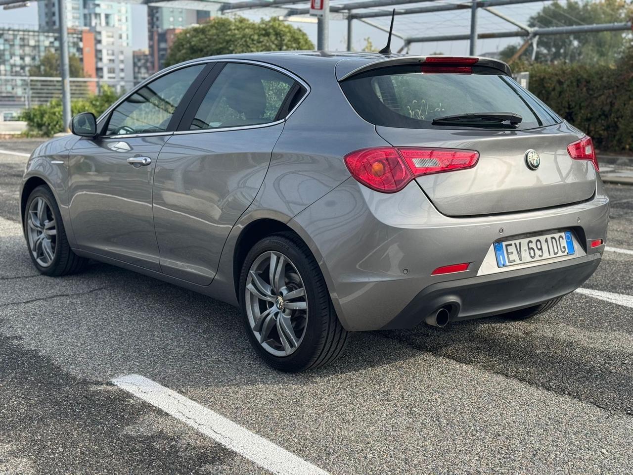Alfa Romeo Giulietta 1.6 JTDm-2 105 CV Exclusive