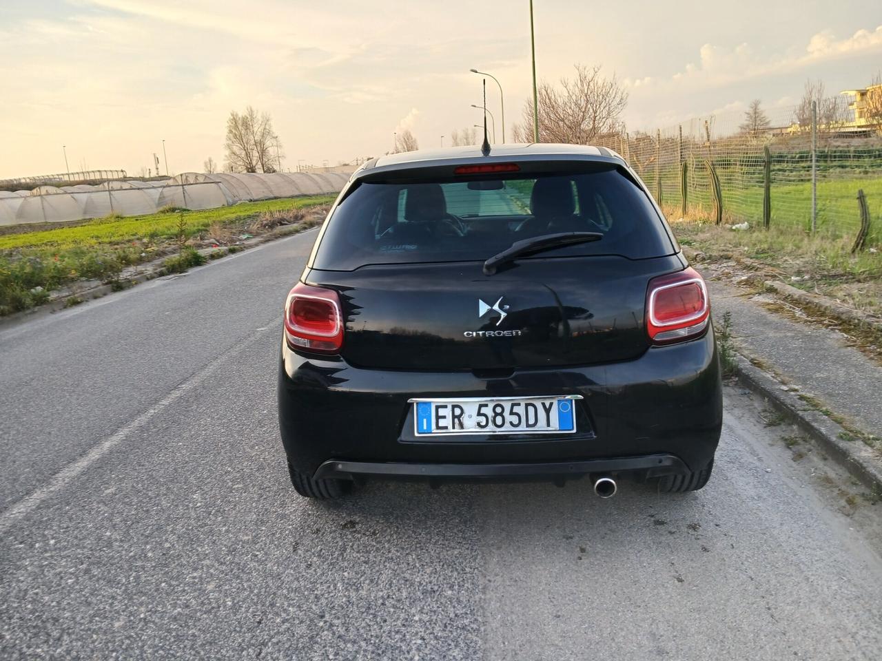 Ds DS3 3 1.2 VTi 82 Just Black full optional
