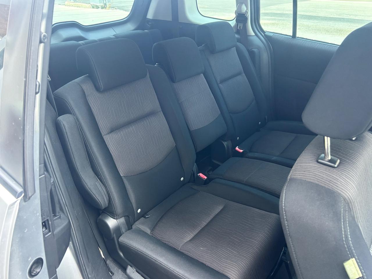 Mazda 5 Mazda5 2.0 7 POSTI
