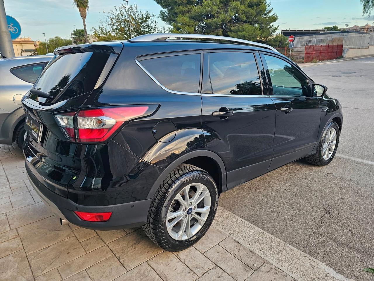FORD KUGA 1.5 TDCI 120CV TITANIUM SPORT EDITION