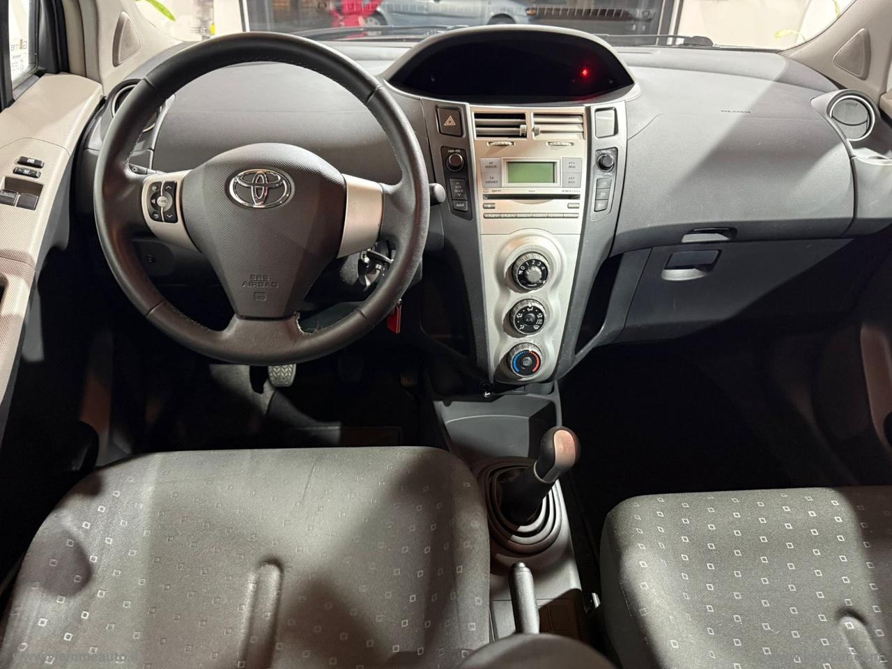 TOYOTA Yaris 1.0 5p. Now