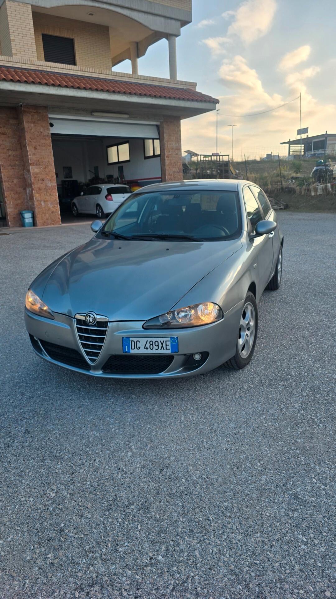 Alfa Romeo 147 1.9 JTD (120) 5 porte Distinctive