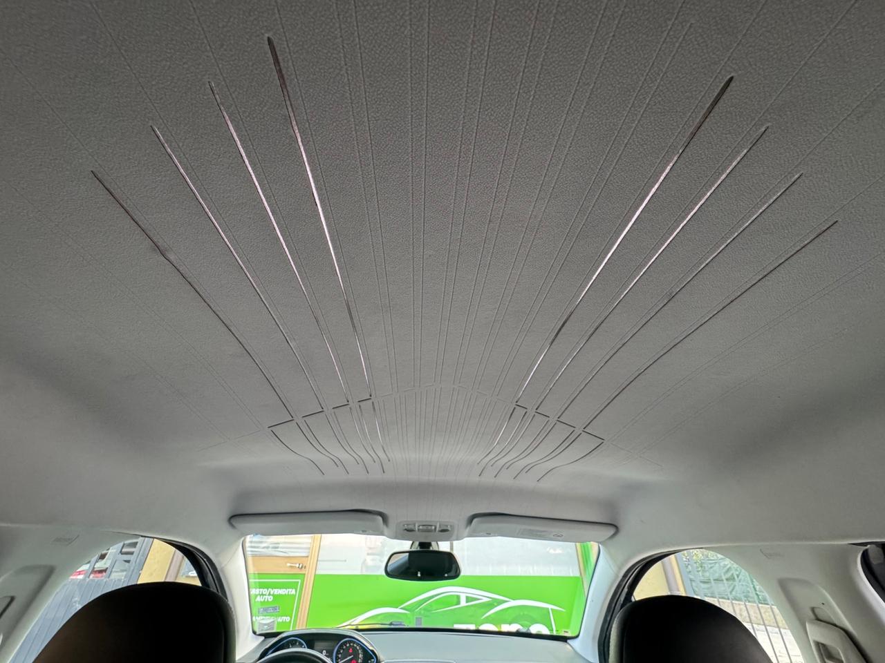 Peugeot 2008 1.6 e-HDi 92 CV