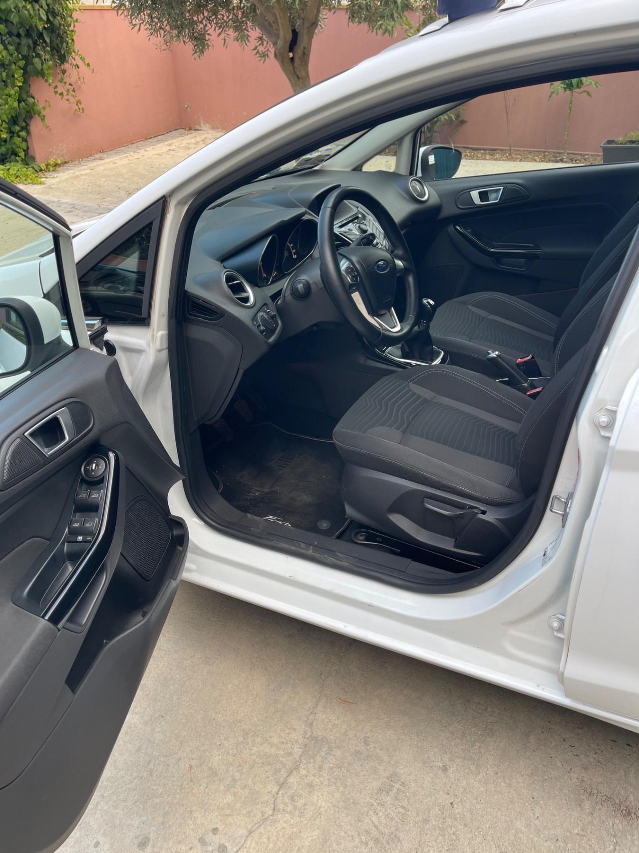 Ford Fiesta 1.5 TDCi 75CV 5 porte Titanium