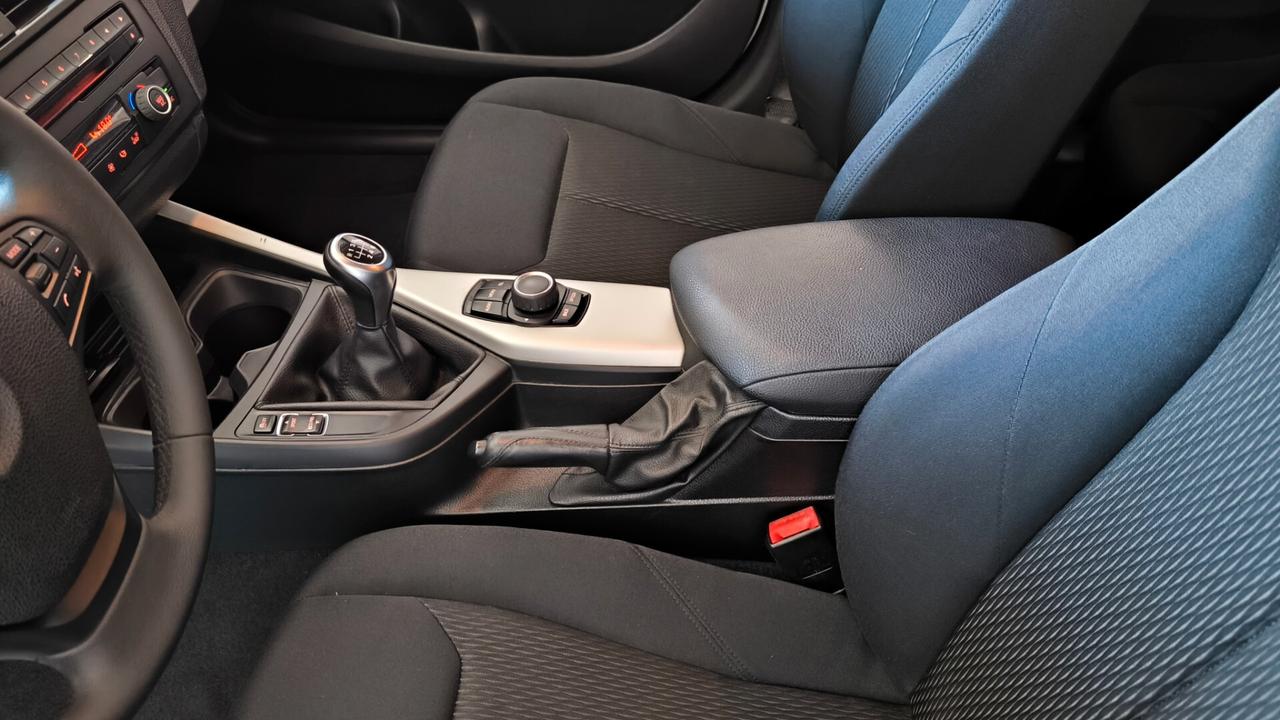 Bmw 116 116d 5p. Urban