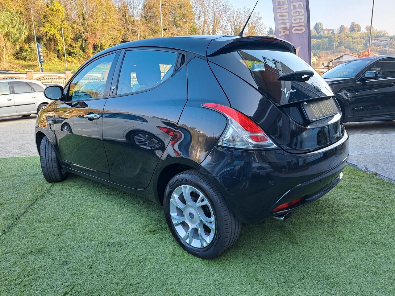 Lancia Ypsilon 1.2 BENZ 69 CV 5 porte Platinum /OK NEOPATENTATI /EURO6