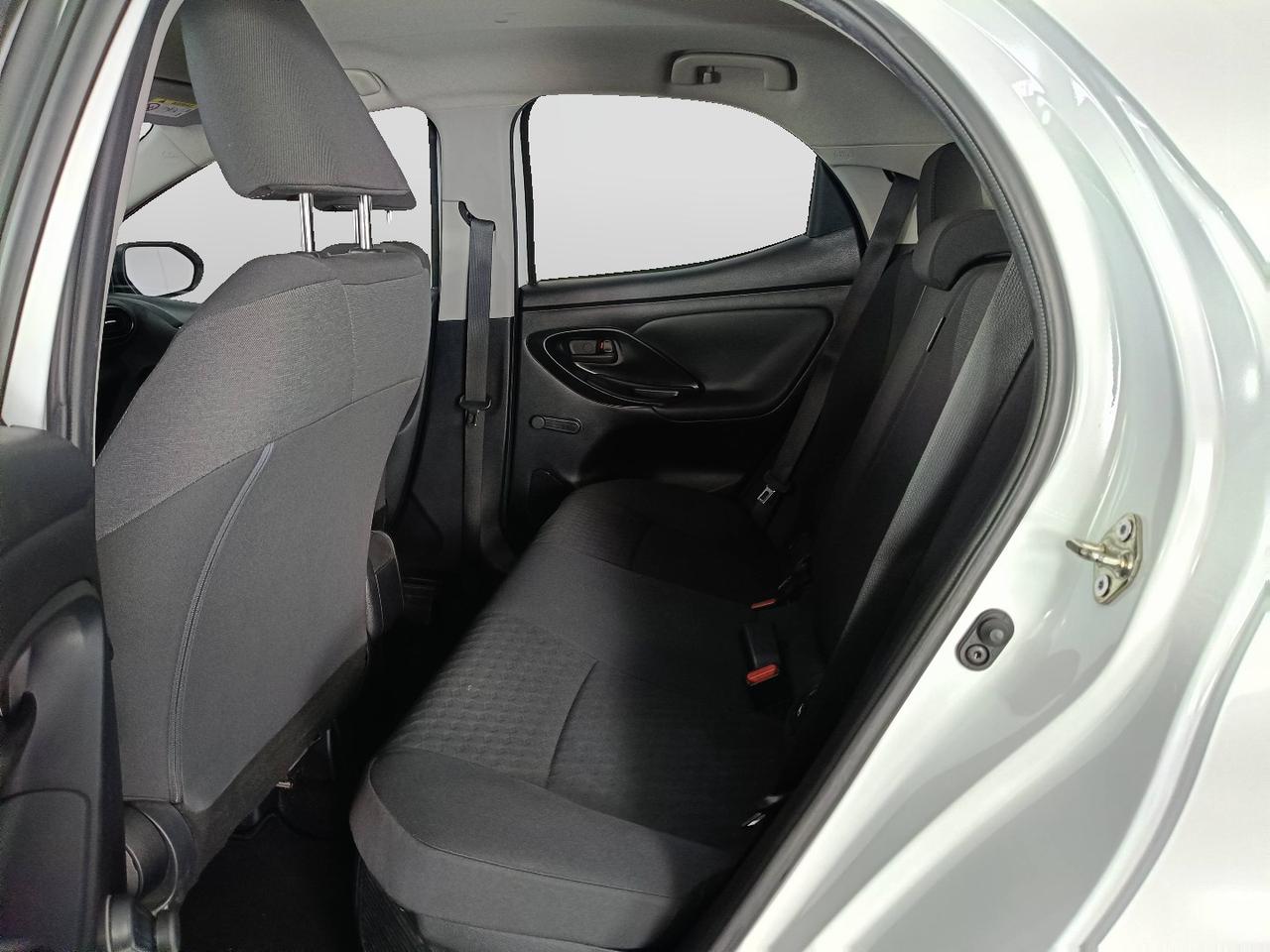 TOYOTA Yaris IV 2020 - Yaris 1.5h Active