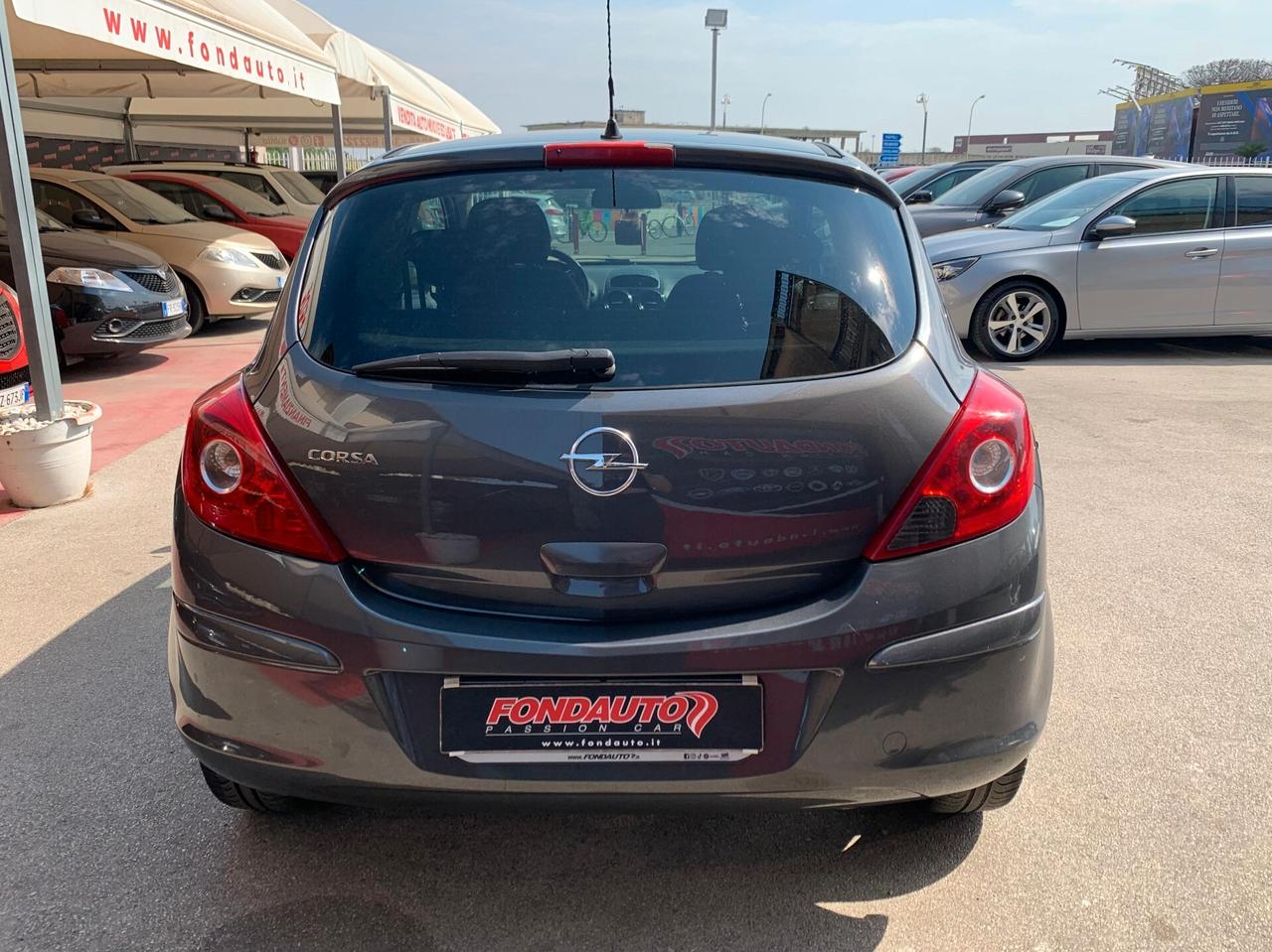 Opel Corsa 1.2 3 porte Club