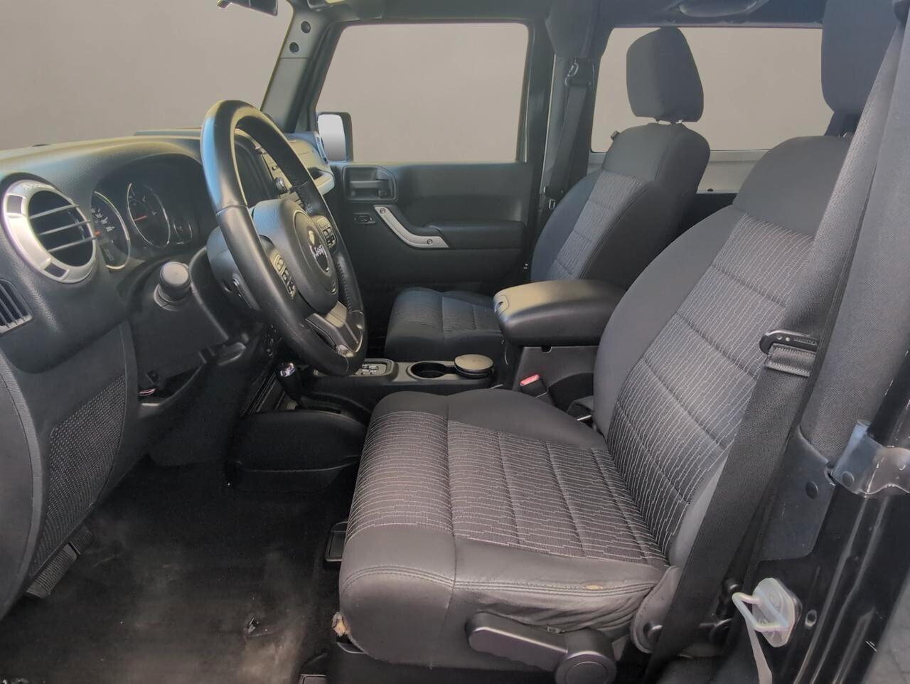 Jeep Wrangler 2.8 CRD AUTOM 4X4 SAHARA