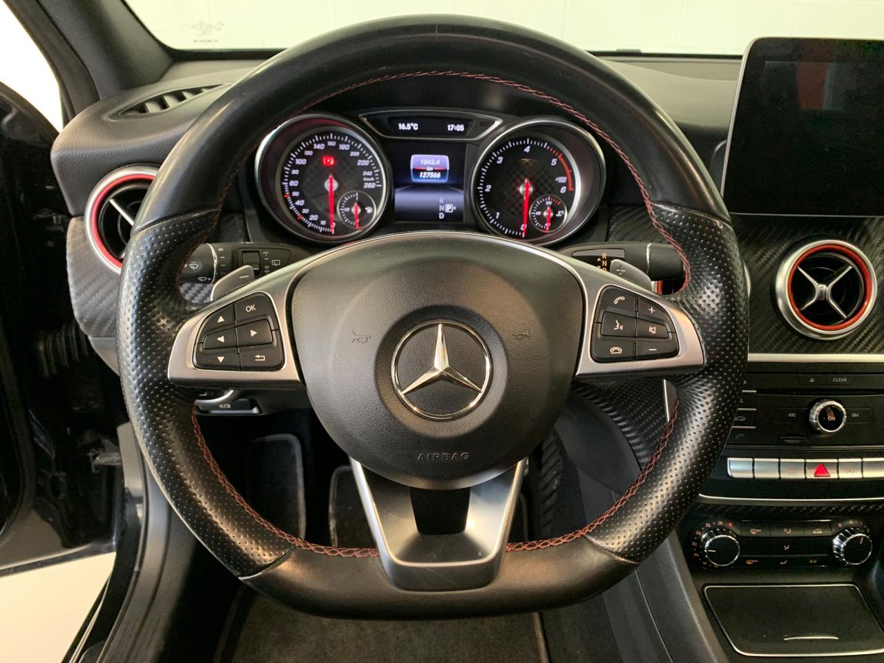 Mercedes-benz A 180 d Automatic Premium AMG Line