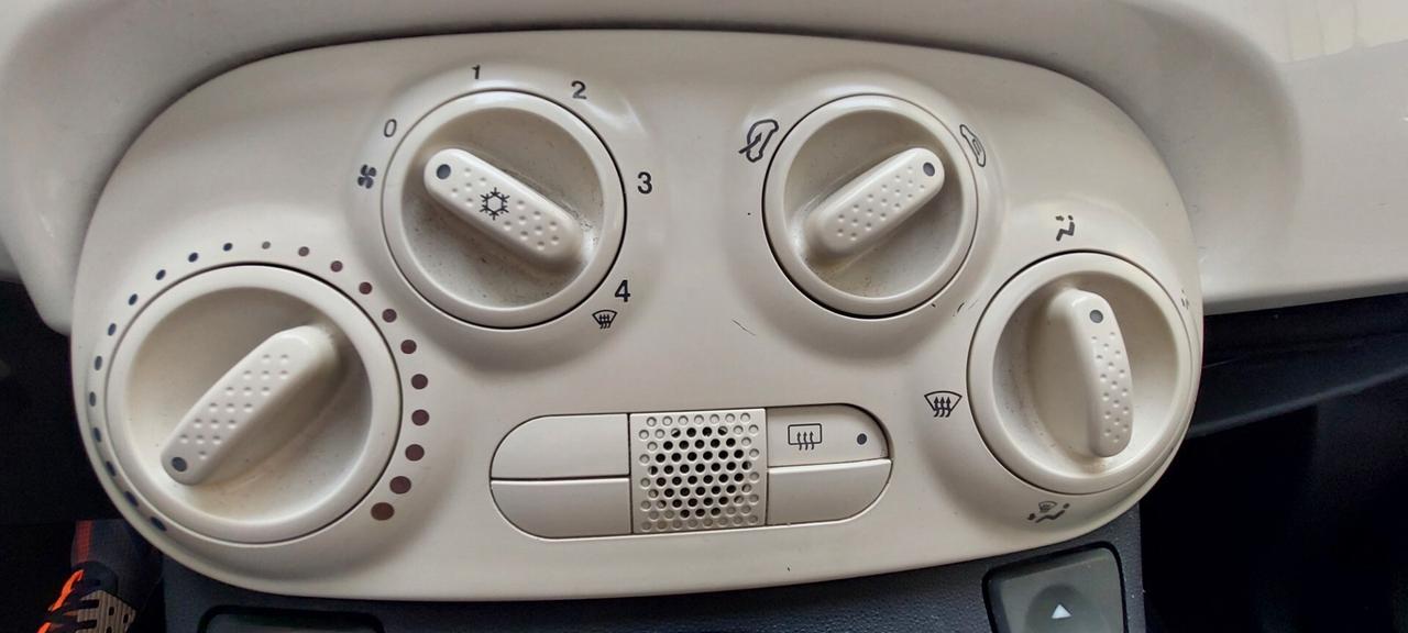 FIAT 500 LOUNGE 1,2 BENZINA TELEFONO TETTO PANORAMICO LEGA USB IMPECCABILE