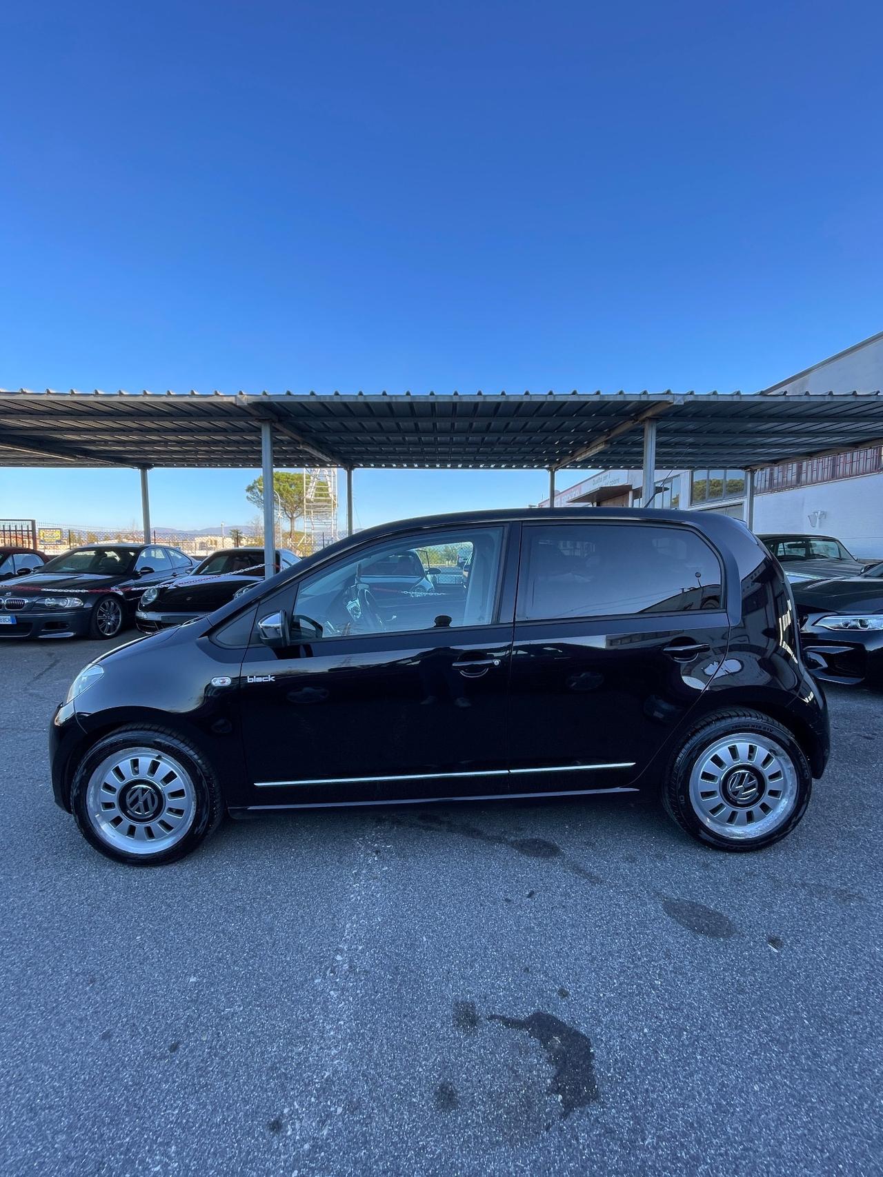 Volkswagen UP high up BLACK EDITION