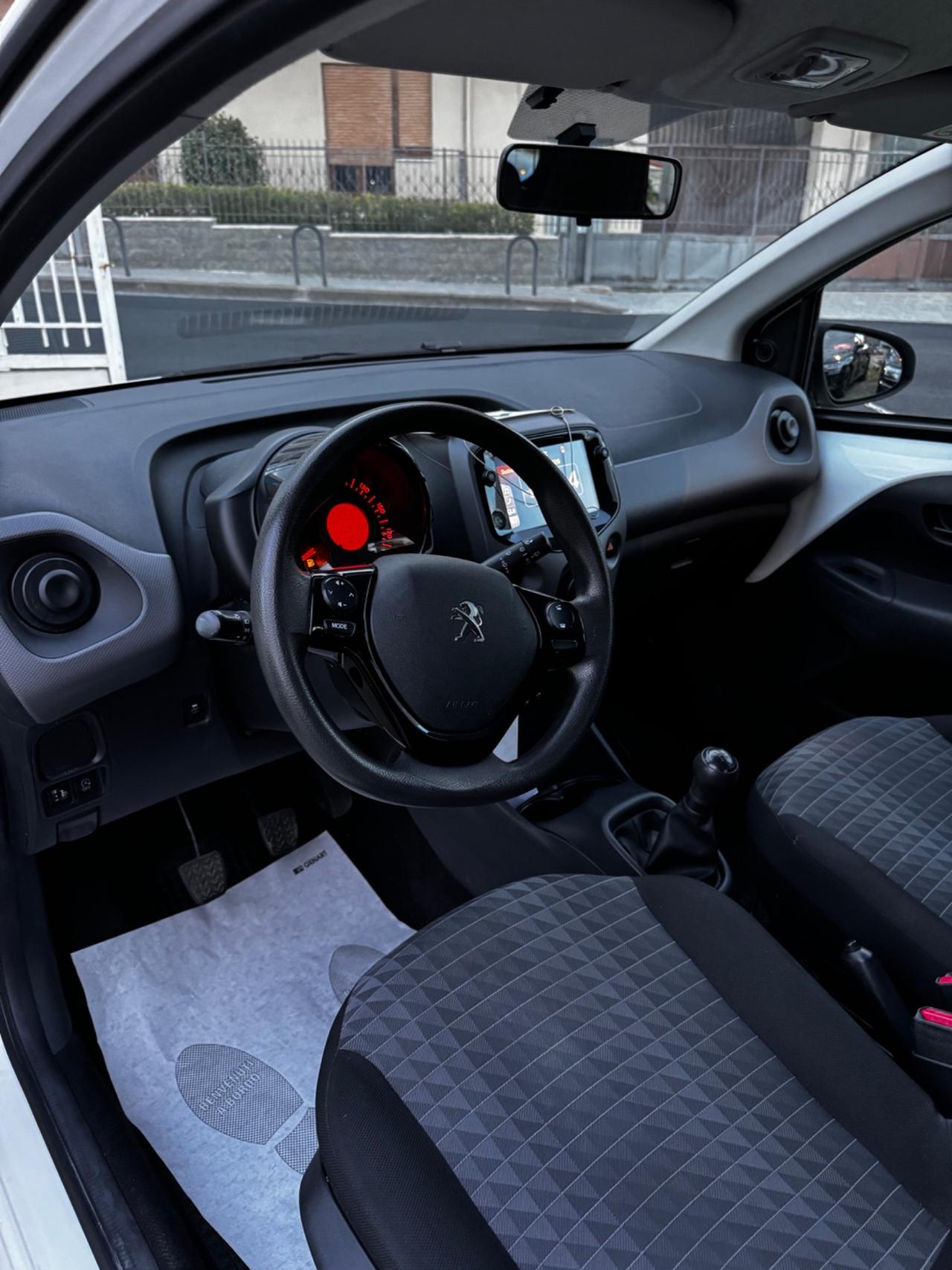 Peugeot 108 VTi 72 S&S 5 porte Allure
