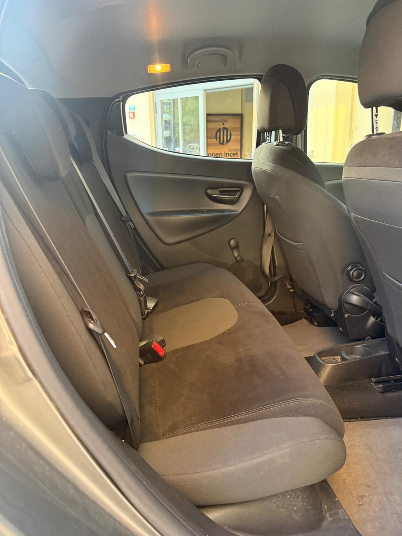 Lancia Ypsilon 1.2 69 CV 5 porte Gold euro 6