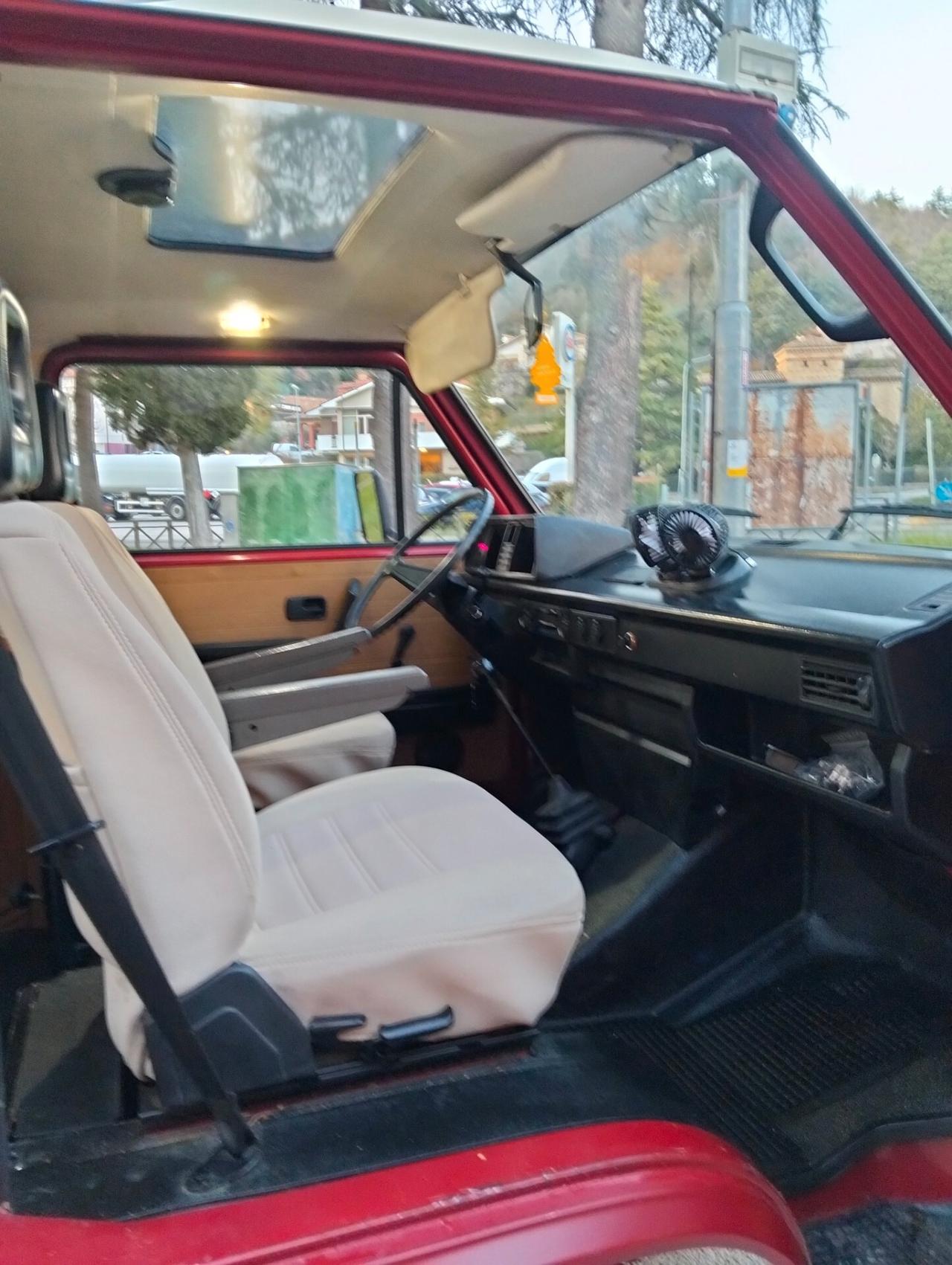 Volkswagen Caravelle