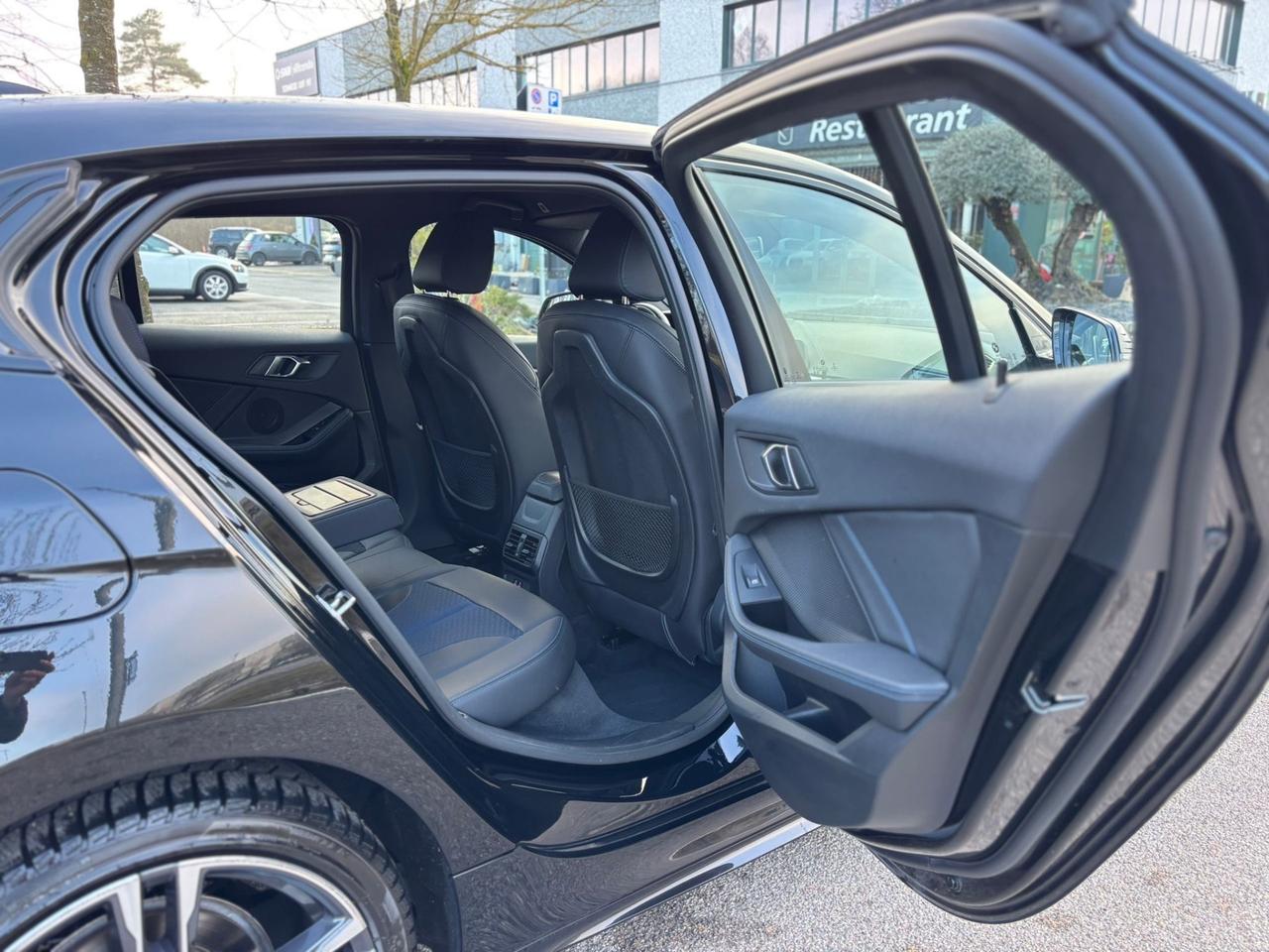 Bmw 116 116d 5p. Msport