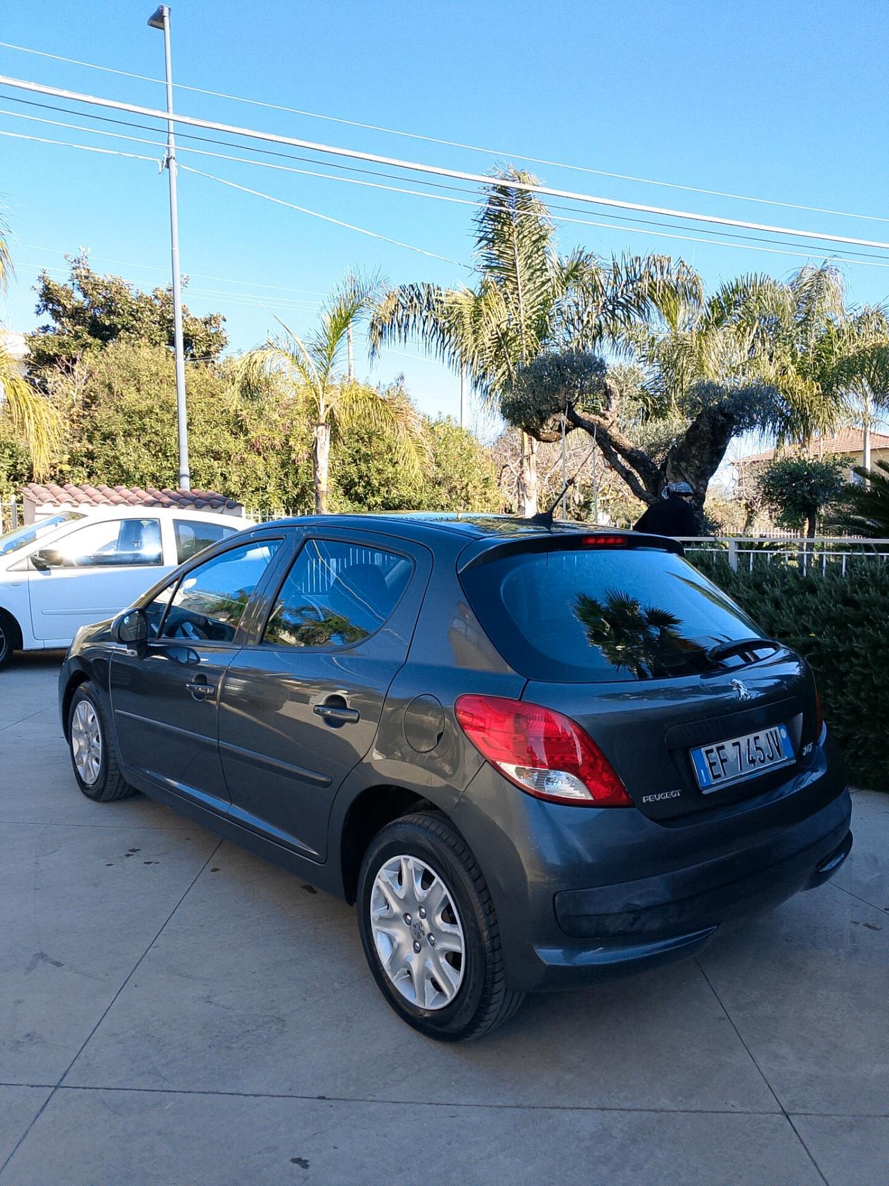 Peugeot 207 1.4 HDi 70CV 5p. X Line Business