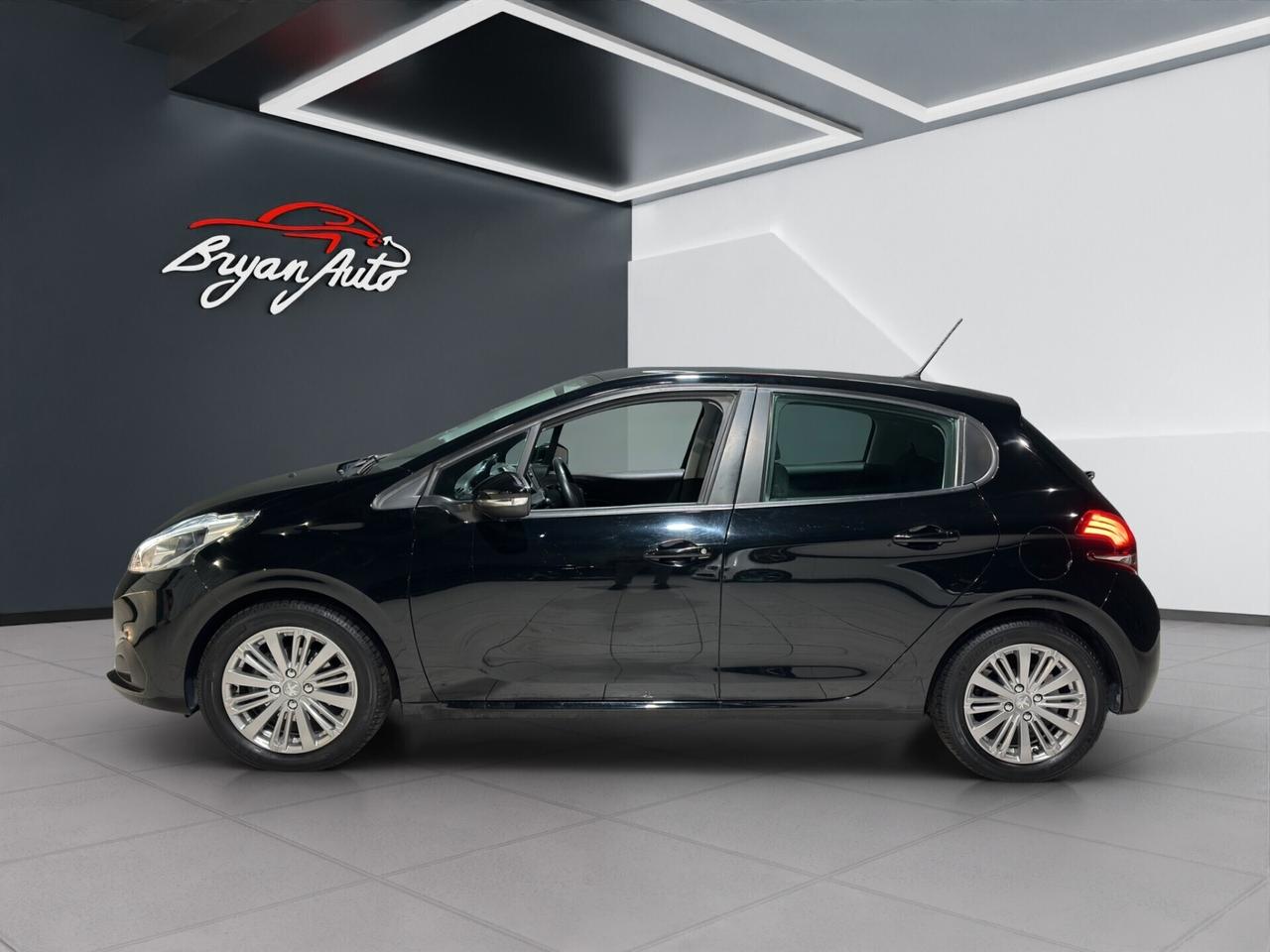 Peugeot 208 PureTech 82 5p. GPL Allure