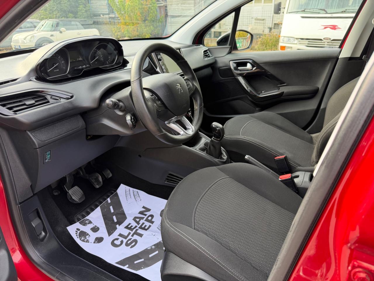 Peugeot 208 PureTech 82 5 porte Allure