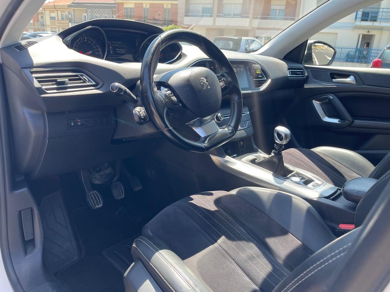 Peugeot 308 1.6 Blue HDI 120 Allure #11595