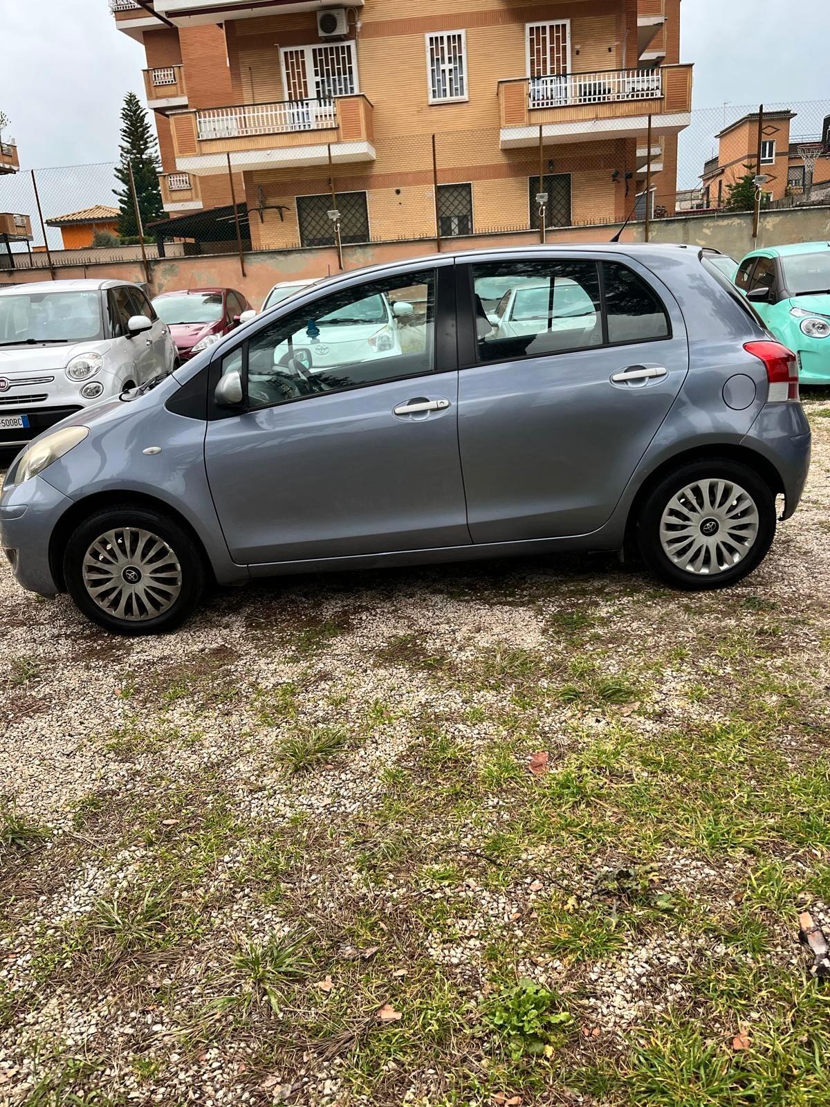 Toyota Yaris 1.0 5 porte Sol