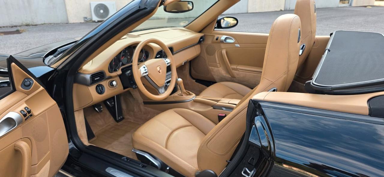 Porsche 911 Carrera Cabriolet