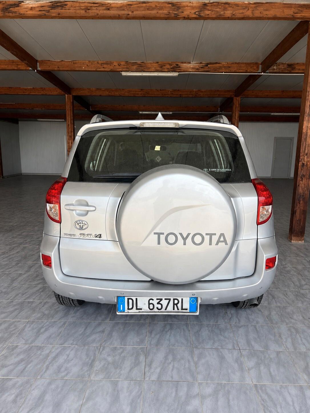 Toyota RAV 4 RAV4 2.2 D-4D 177 CV Sol Plus