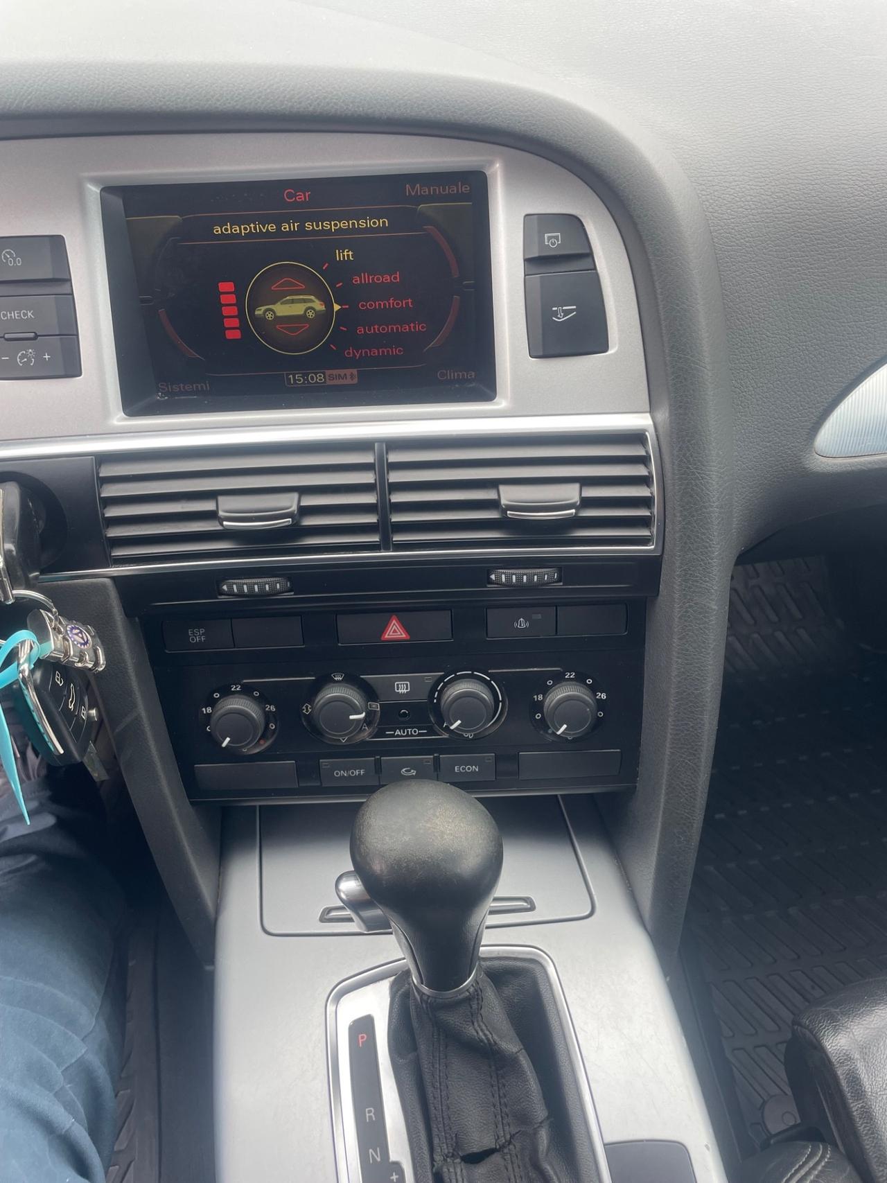 Audi a6 allroad 3.0 TDI 240 cv anno 2011 perfetto dí tutto