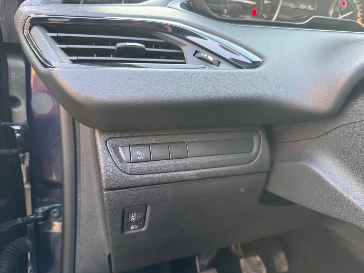 Peugeot 208 1.2 BENZINA 82CV Allure 2018