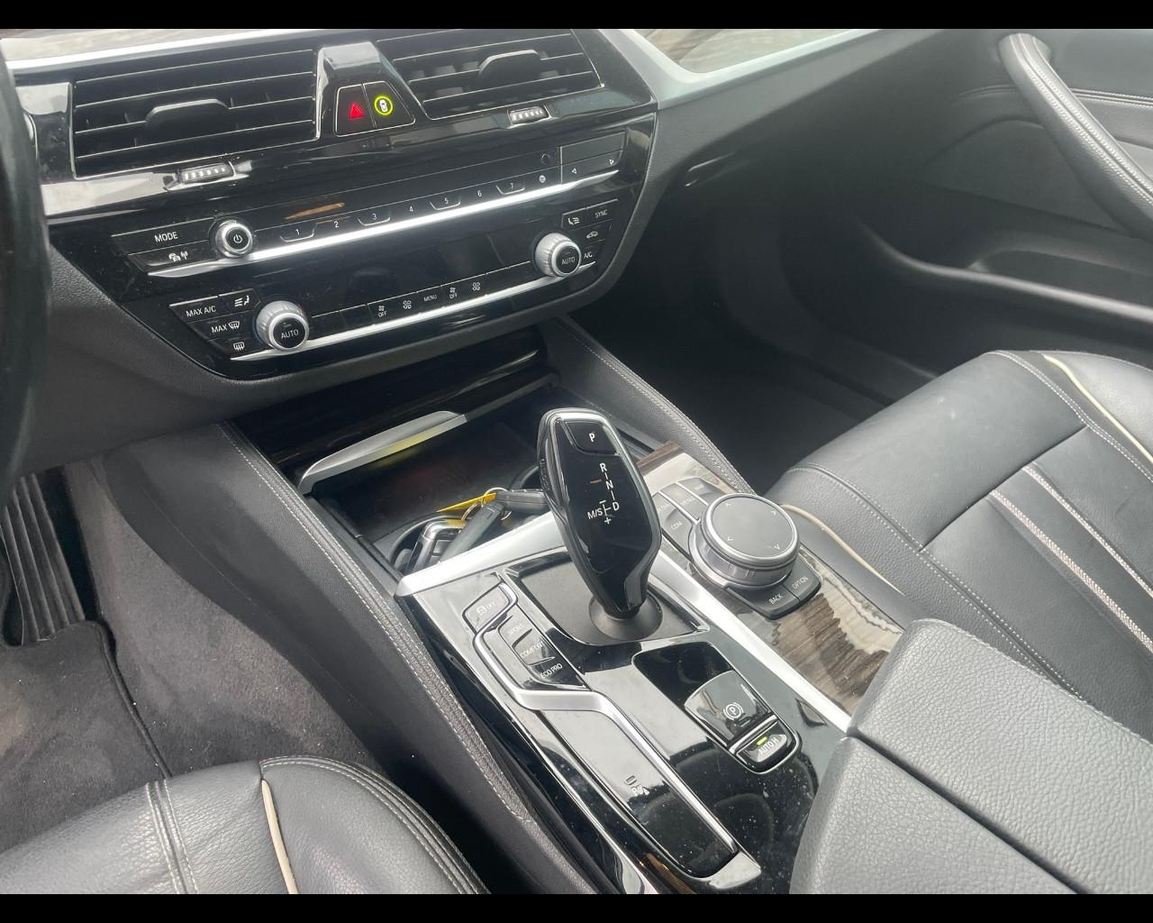 BMW Serie 5(G30/31/F90) - 520d 48V Touring Luxury