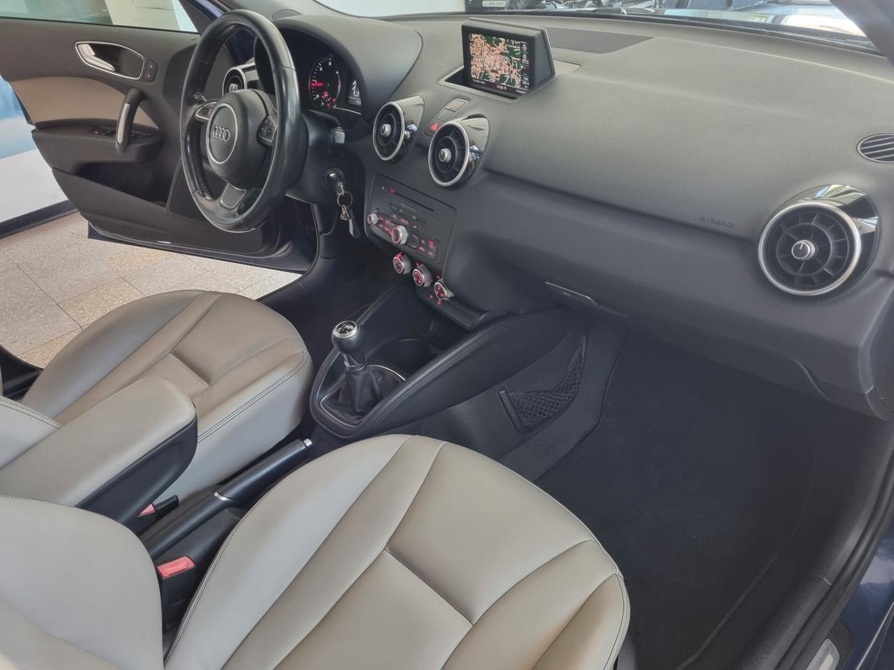 Audi A1 SPB 1.6 TDI 105 CV Ambition, PELLE, BI-XENON, NAVI