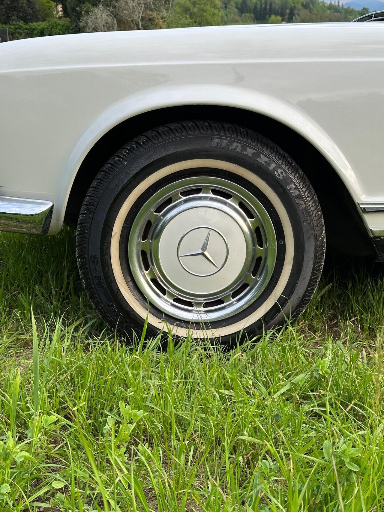Mercedes-benz SL 230 “Pagoda”
