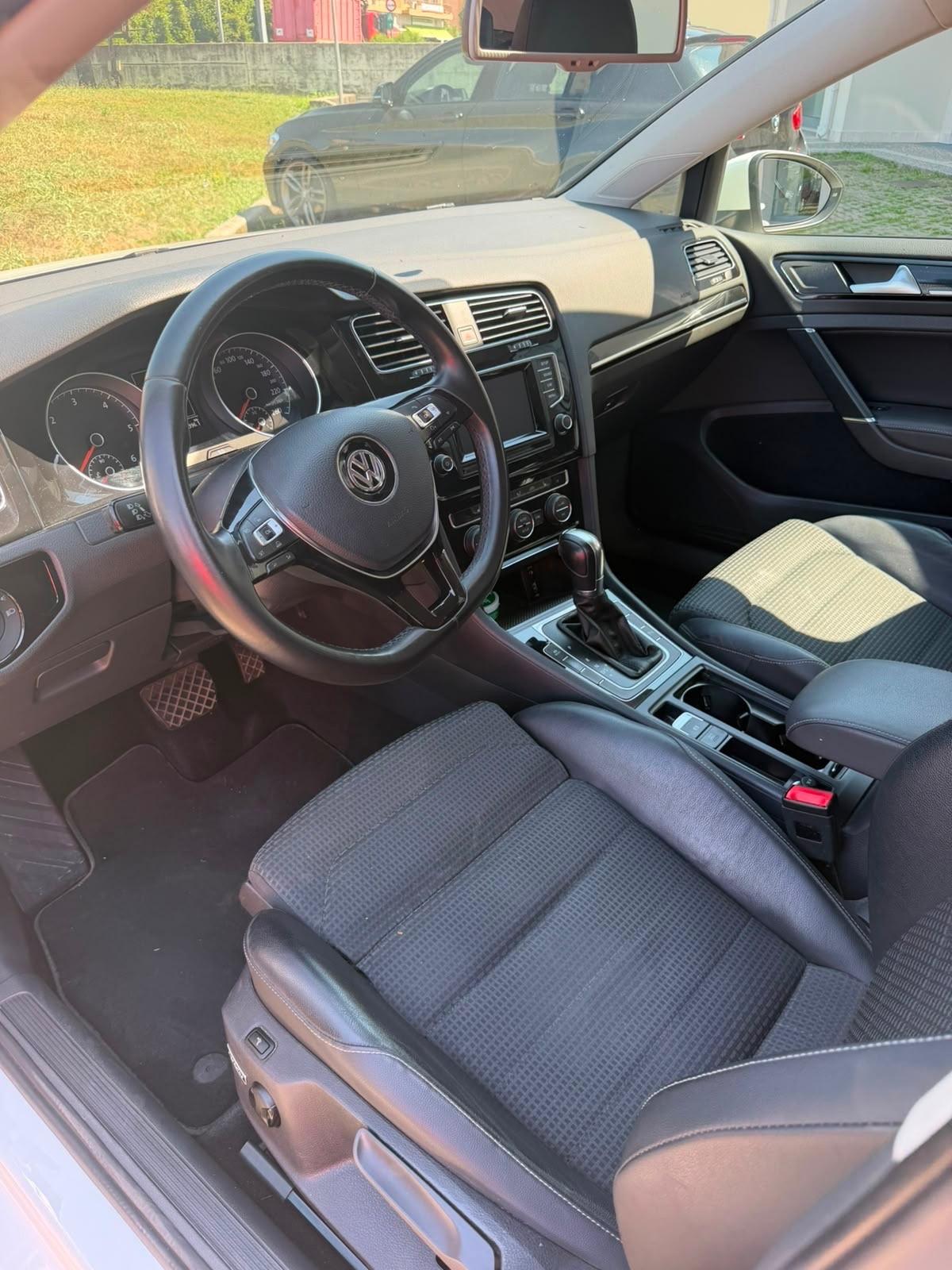 Volkswagen Golf Business 1.6 TDI 3p. Highline BlueMotion Technology