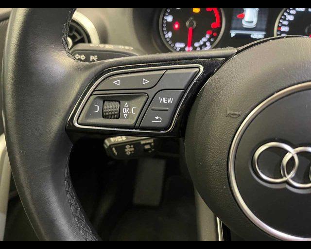 AUDI Q2 30 TDI S tronic Business