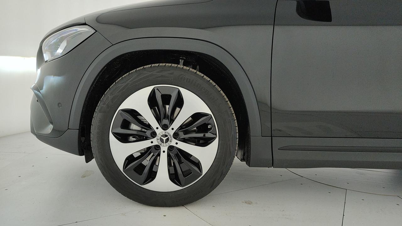 Mercedes-Benz GLA 200 d automatic