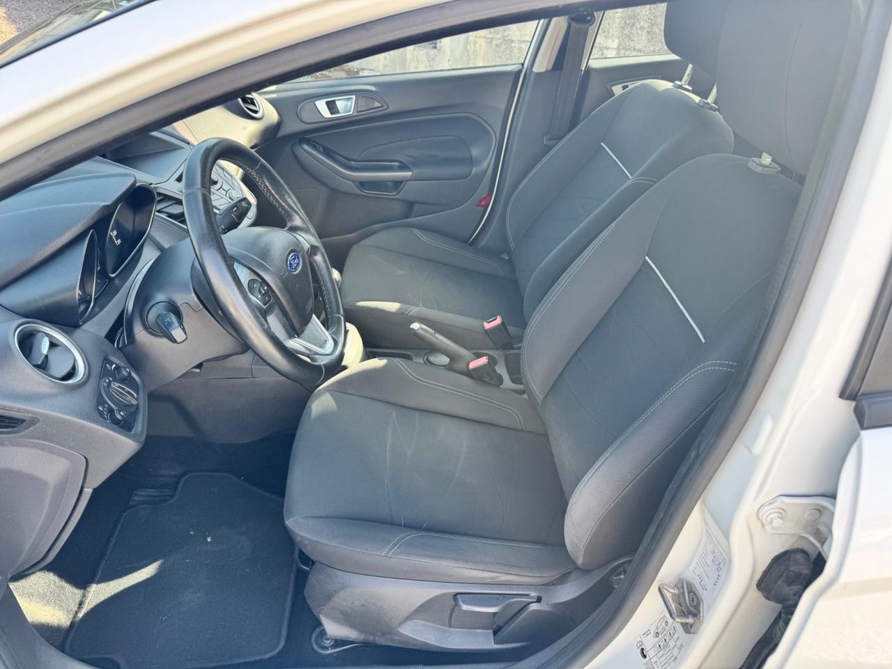 Ford Fiesta 1.5 TDCi 75CV 5 porte Business