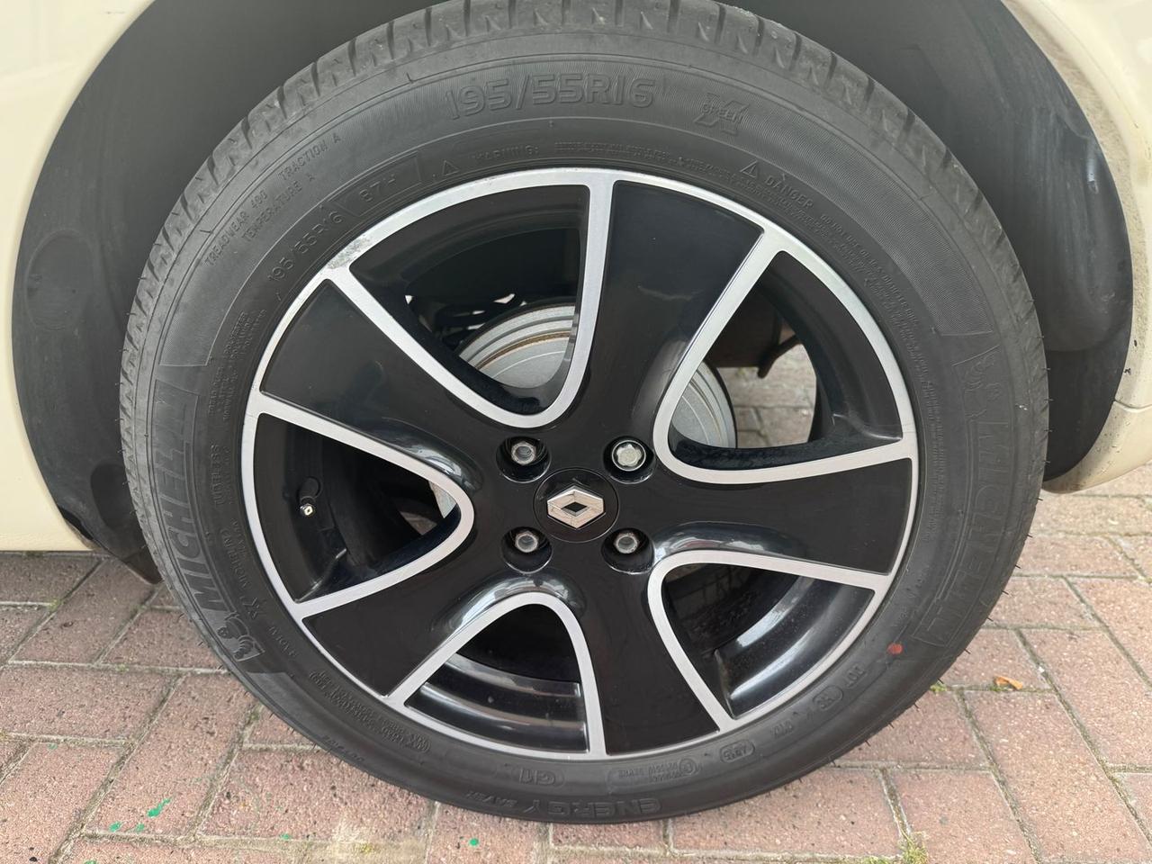 Renault Clio Duel 1.5 ENERGY dCi 75 Eco2 #5518