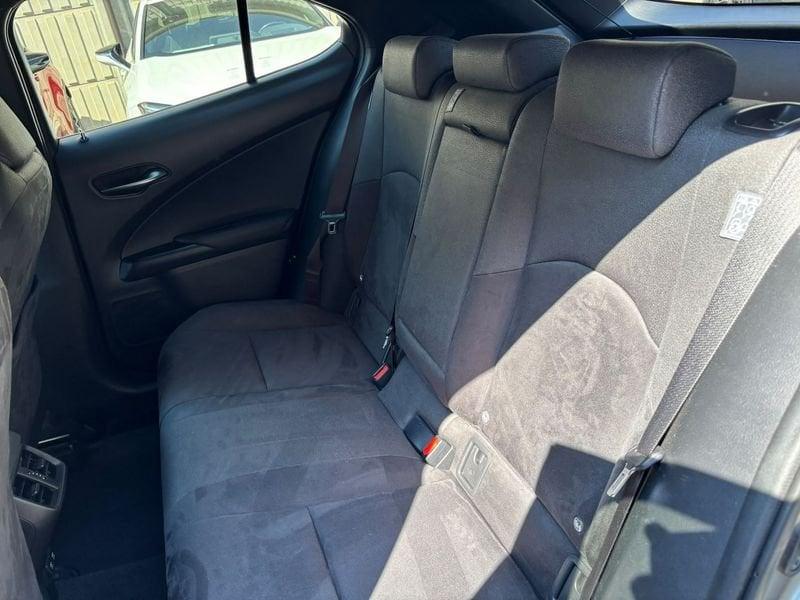 Lexus UX Hybrid Premium 2WD