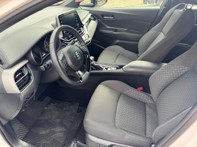 TOYOTA C-HR 1.8 Hybrid E-CVT Business