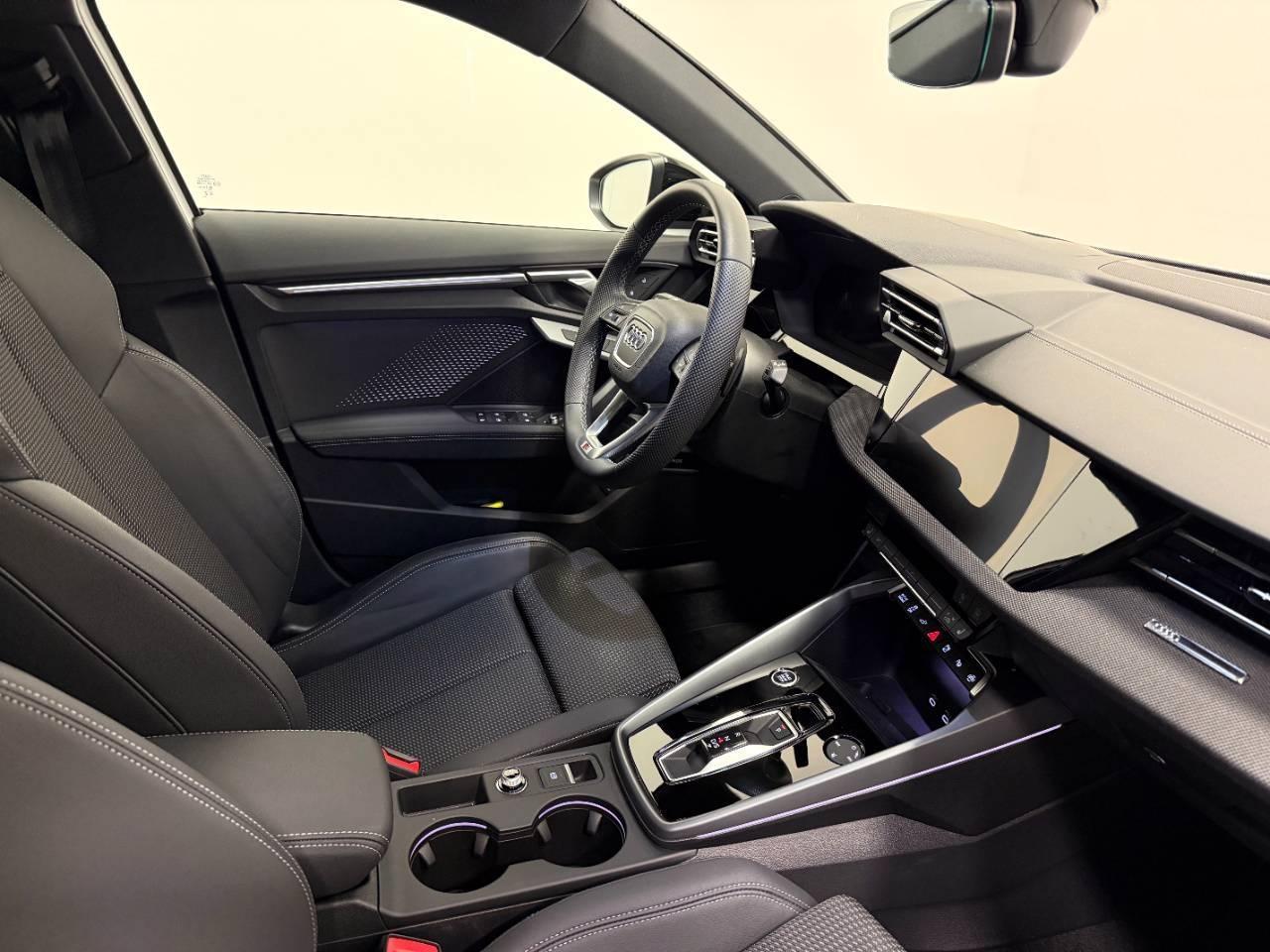 AUDI A3 SPORTBACK 45 TFSIe S-TRONIC S LINE EDITION