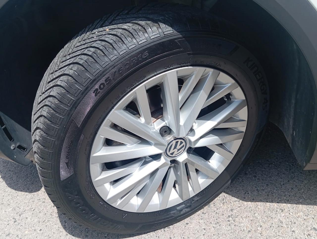 Volkswagen T-Roc 1.6 TDI SCR Business BlueMotion Technology