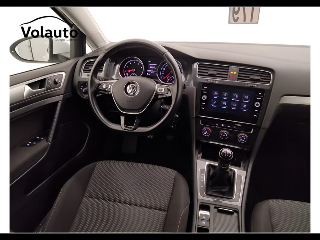 VOLKSWAGEN Golf VII 2017 5p - Golf 5p 1.0 tsi Trendline 85cv