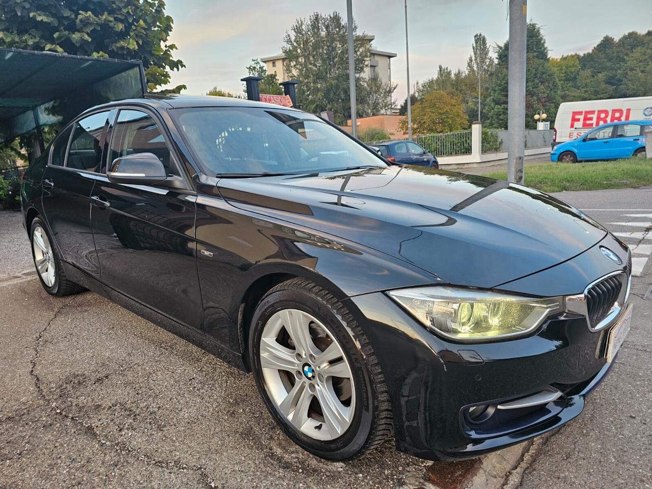 Bmw 316d 115cv Sport*Navi*Bi-Xeno*Tetto*Pdc*17*