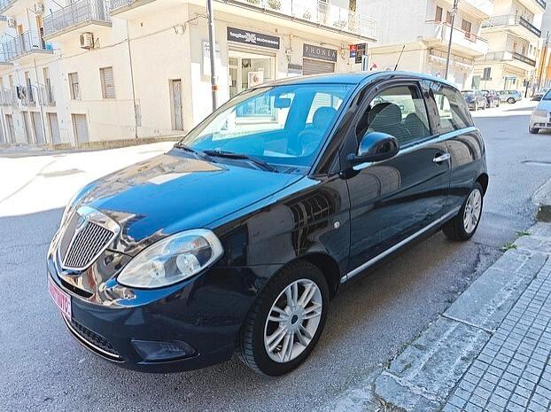 LANCIA Ypsilon 1.2 Benzina 69cv *UNYCA* - 2011