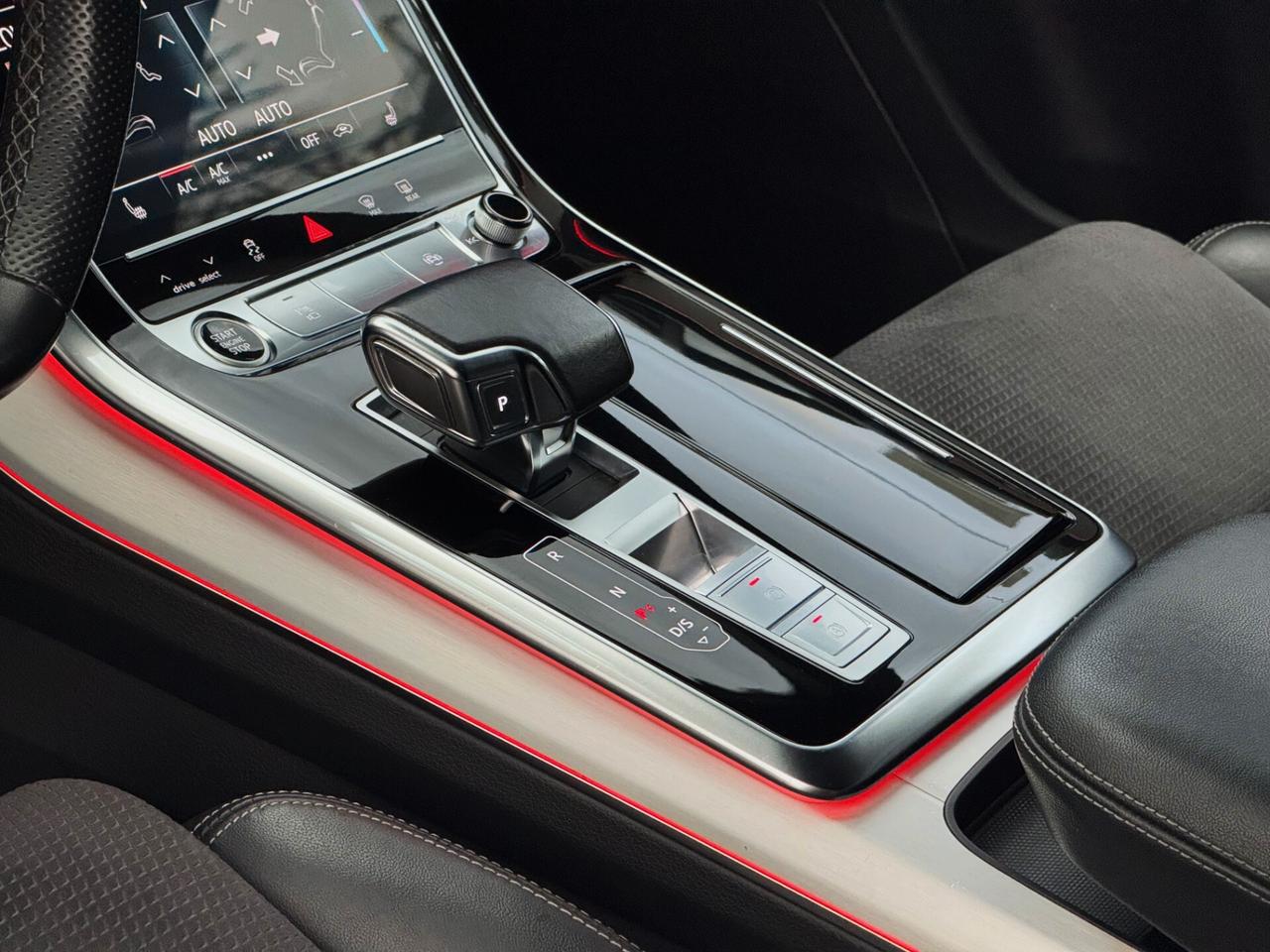 Audi Q8 50 TDI MHEV Quattro Tip 286CV S line
