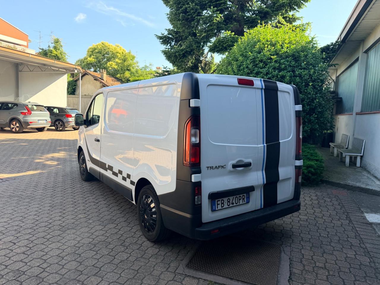 FURGONE RENAULT TRAFIC