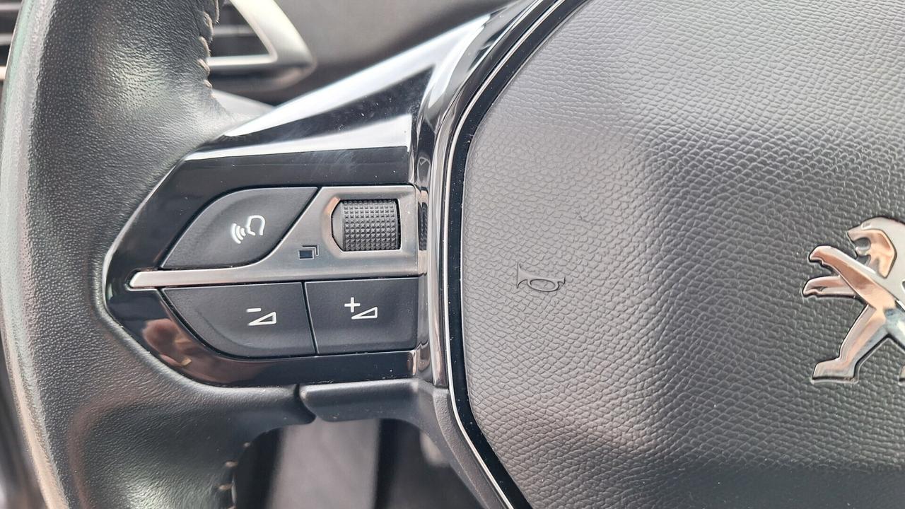 Peugeot 3008 1.5 BlueHDi 130CV Active Business-C.MANUALE