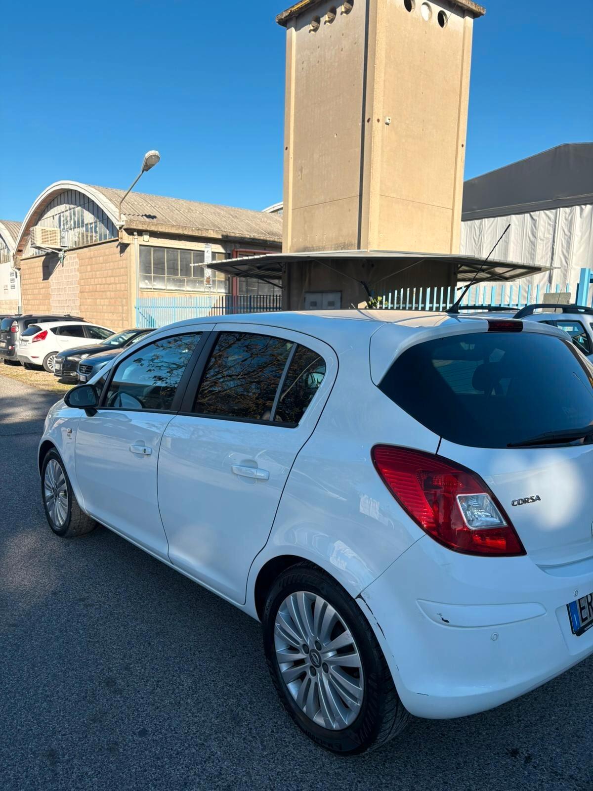 Opel Corsa 1.2 85CV 5 porte GPL-TECH Edition